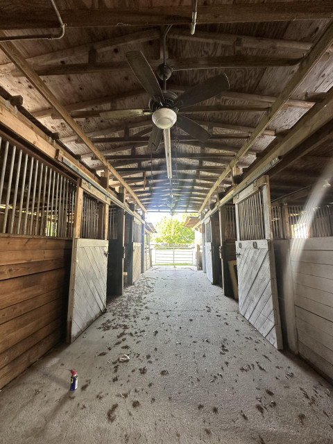 Visit Beautiful 6-stall Horse Barn & Pasture