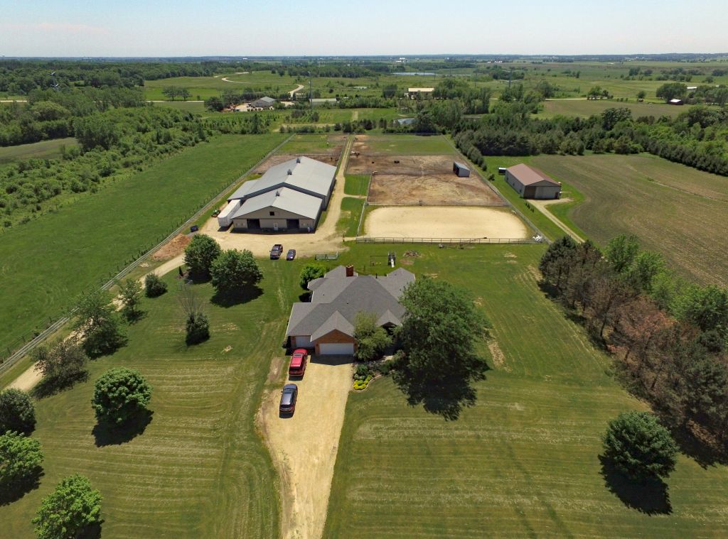 horse farms for sale or lease in marengo illinois
