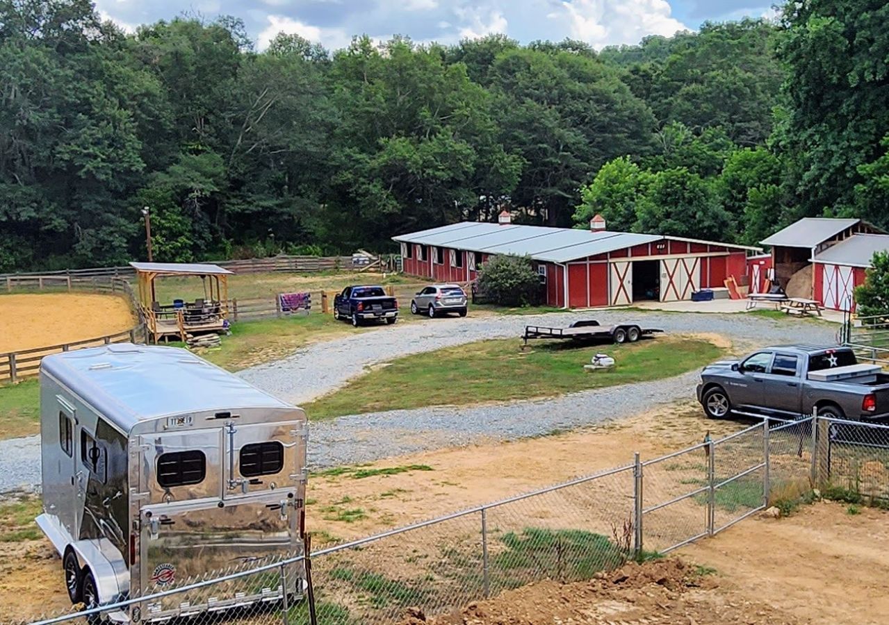 Visit Mountain Breeze Stables - 1 stall available