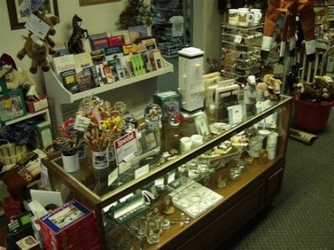 Visit SUMMER WIND TACK AND GIFT SHOPPE