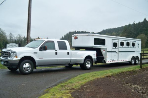 Visit falcon crest horse transport