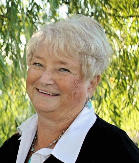 Visit Mary Yearack  HomeSmart
