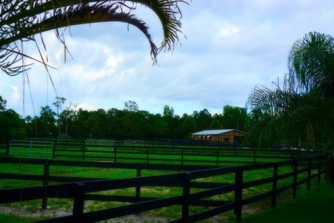 Visit Ranch Colony Horse Barn