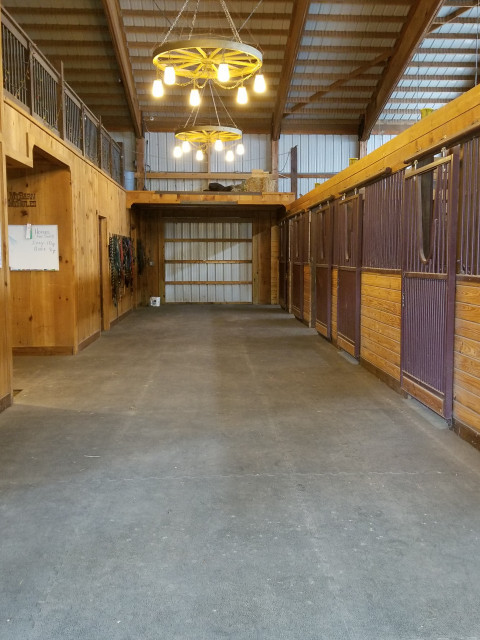 Visit LONE OAK STABLES