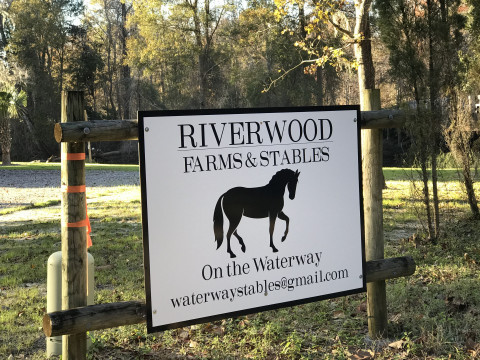 Visit Riverwood Farms & Stables on the Waterway