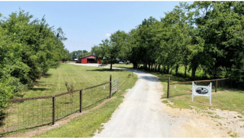 Visit Cross Bridges Stable