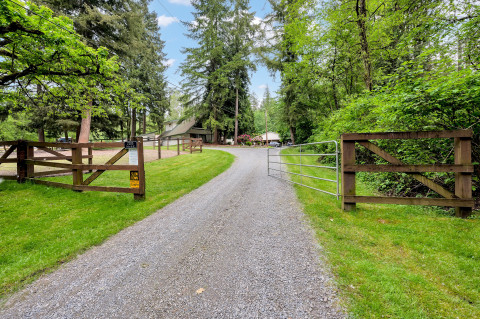 Visit Turnkey Equestrian Dream Property with Covered Arena Barn & 25 Stalls