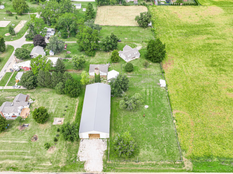 Visit 4 ACRE FARMETTE / PRIVATE HORSE PROPERTY with HOUSE, 2 BARNS & INDOOR ARENAS.