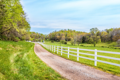 Visit Quail Run Farm Stables