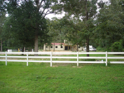 Visit 13 Stall Barn for lease in The Woodlands area
