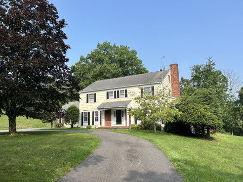 Visit House and Barn for Rent in Tewksbury