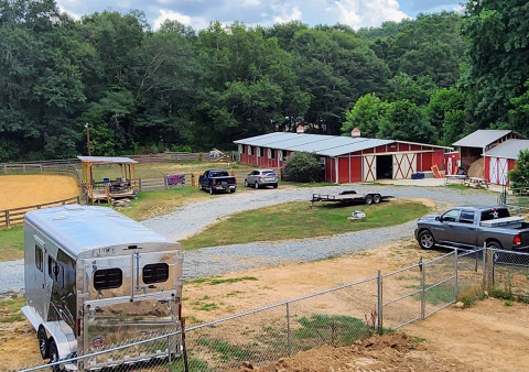 Visit Mountain Breeze Stables - 1 stall available